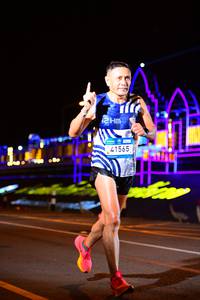 BIB: 41565
                            <button type="button" onclick="openModal(22863627)" class="btn btn-primary btn-sm float-right btn-popup" data-toggle="modal" data-target=".modal-high-quality">
                        <i class="fas fa-shopping-cart"></i> Add to Cart
                    </button>
                                            <button type="button" onclick="isThisMe(22863627, true)" class="btn btn-success btn-sm float-right btn-popup btn-isme hidden" data-toggle="tooltip" data-placement="bottom" title="นี่คือรูปของคุณใช่ไหม คลิกที่นี่เพื่อเอาเข้าอัลบั้ม">
                        <i class="fas fa-plus"></i> Add to album
                    </button>
                    <button type="button" onclick="isThisMe(22863627, false)" class="btn btn-warning btn-sm float-right btn-popup btn-isnotme hidden">
                        <i class="fas fa-ban"></i> Remove from album
                    </button>